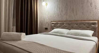Lily House : Queen Room