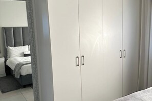 2 quartos, ferros/tábuas de passar roupa, Wi-Fi