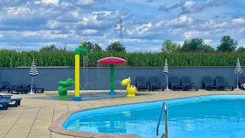 Piscine couverte, piscine extérieure (ouverte en saison)