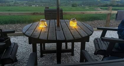 The Bus On The Hill
Stay in total peace in Devon, home of 2 moors and 2 shores