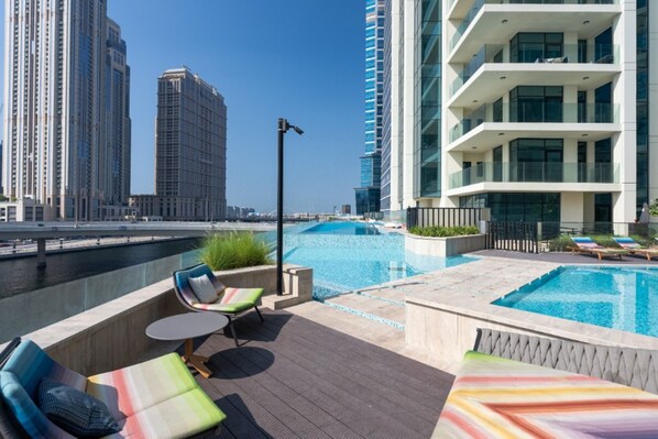 Pool - Balcony with Panoramic Dubai Water Canal and City Views, Walking Distance to Metro and Marine Transport (Dubai)