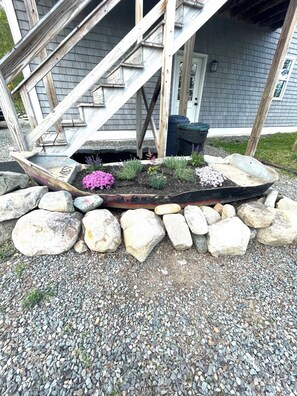 Property grounds - Cozy & Spotless 2‑Bedroom Cottage Just Minutes to Acadia National Park (Tremont)