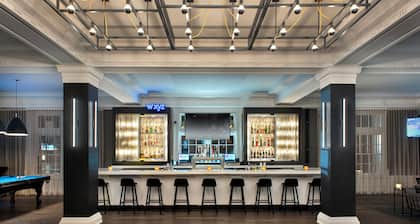 1 Bedroom Luxury Bi-Level Condo in Downtown Buffalo - Rooftop Bar, Bowling Alley