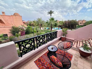 Apartament, vistes al jardí, al costat de la piscina | Balcó