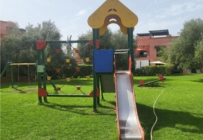 Children’s play area – outdoor