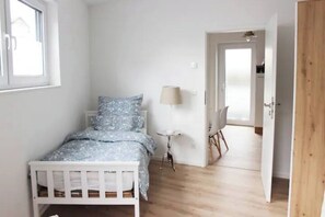 2 chambres, fer et planche à repasser, Wi-Fi, draps fournis