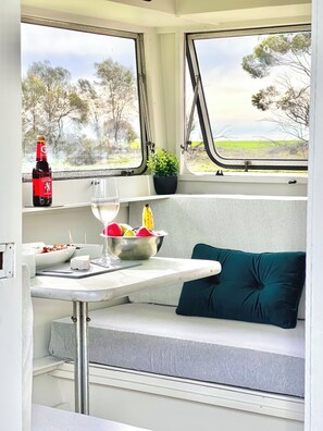Romantic Cabin, 1 Queen Bed, Garden View