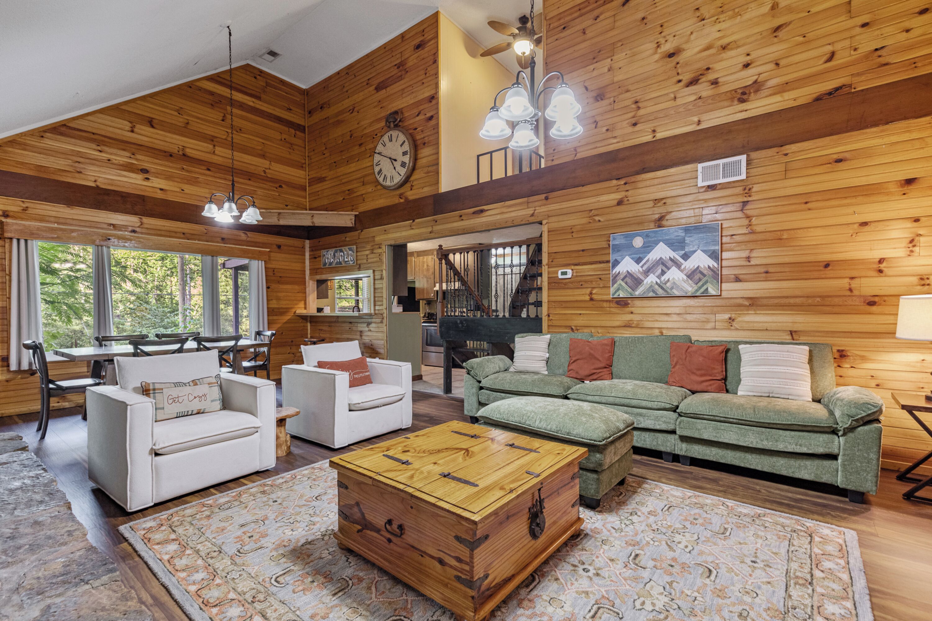 Signature Cabin, 3 Bedrooms, Non Smoking, Kitchen | Living room