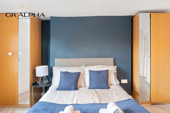 2 bedrooms, desk, iron/ironing board, free WiFi