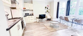 Modern 2BR Apt-Ideal for NHS Staff & Contractors