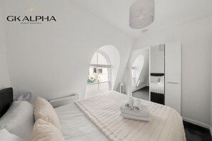 2 camere, una scrivania, ferro/asse da stiro, Wi-Fi gratuito