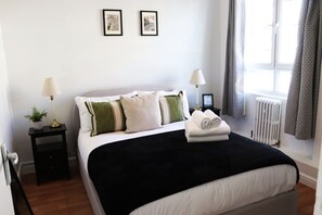 2 chambres, fer et planche à repasser, Wi-Fi gratuit, draps fournis