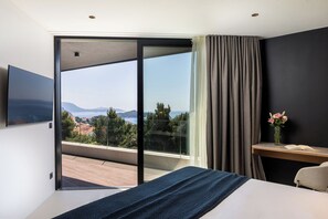 6 habitaciones, tabla de planchar con plancha, wifi y ropa de cama 