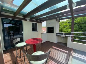 Penthouse dành cho gia đình, 2 phòng ngủ, cạnh bãi biển | Bếp riêng | Tủ lạnh, lò vi sóng, máy xay thực phẩm