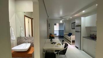 Espace de travail pour ordinateur portable, draps fournis