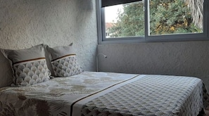 2 bedrooms, bed sheets