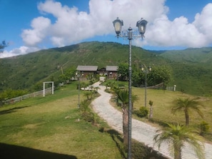 Outdoor wedding area - Kafal Village Wood House (Dhanaulti)