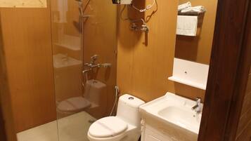 Shower, pancuran hujan, dan perlengkapan kamar mandi ramah lingkungan