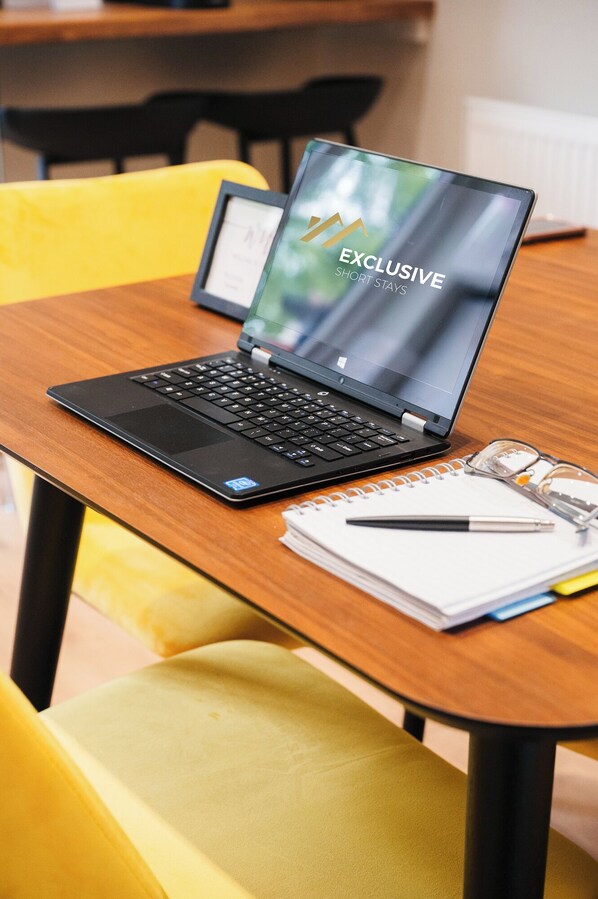 المنشأة من الداخل