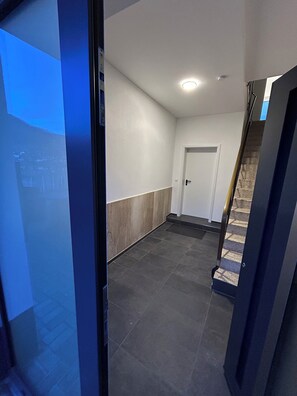 Interior - Schöne Aussicht vacation apartment - Modern apartment with Moselle and castle views (Löf)