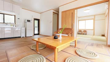 Family Apartment, Non Smoking, Garden View | Living area