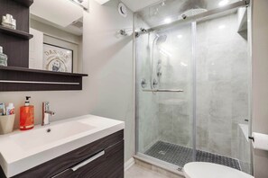 Shower, towels, soap, toilet paper - Home Away From Home (Brampton)