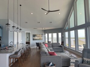 Smart TV, fireplace, stereo