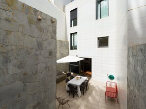 Outdoor dining - 2-bedroom Apartment in Las Palmas (Las Palmas de Gran Canaria)