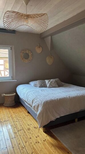 3 多间卧室、WiFi、床单