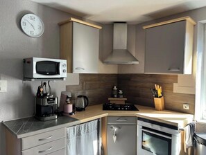Microones, forn, placa de cuina i rentaplats