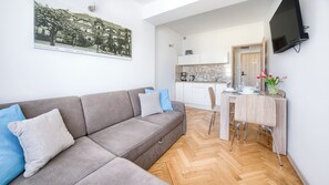 Apartment (303) | Living area
