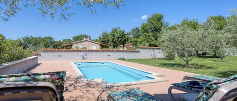 Seasonal outdoor pool