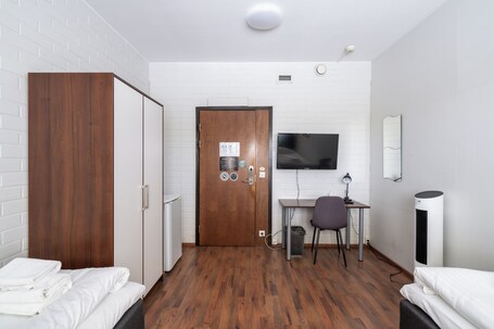 Standard Twin Room, Shared Bathroom | Desk, free WiFi, bed sheets