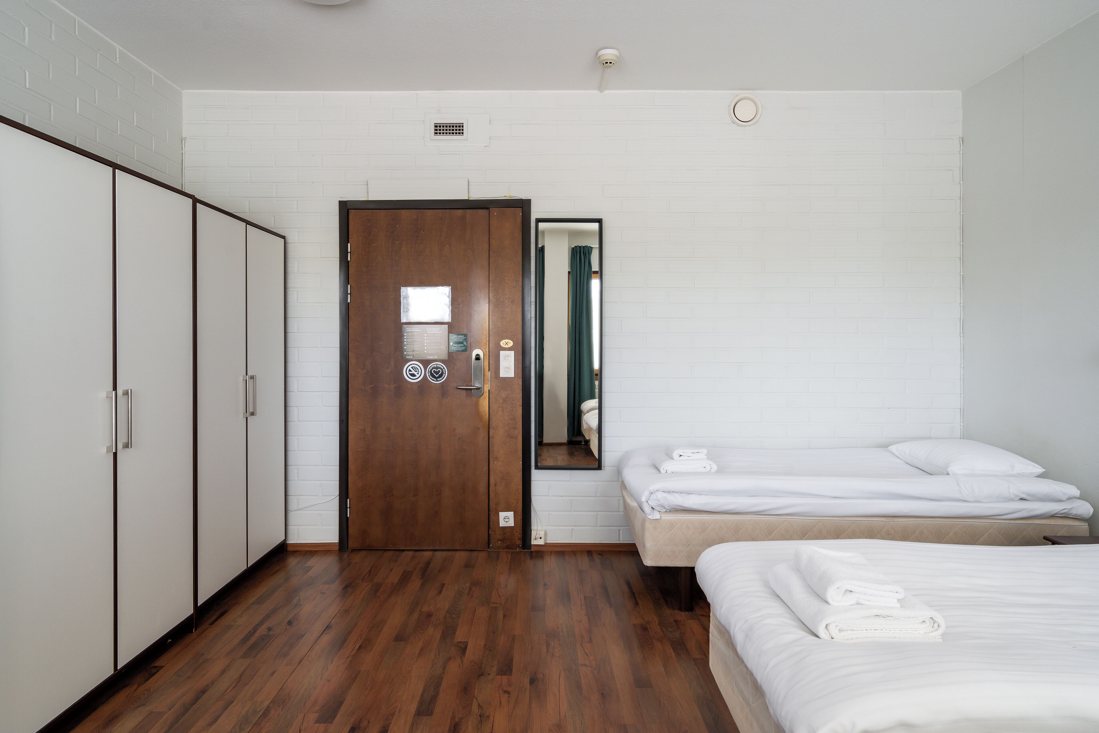 Standard Triple Room, Shared Bathroom | Desk, free WiFi, bed sheets