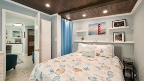 3 bedrooms, desk, iron/ironing board, free WiFi