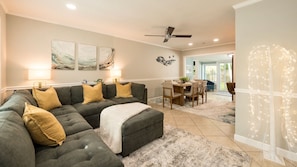 Smart TV - **SUNFLOWER MELODIES @ MIDTOWN** Modern Private Home & Pool + LAST KEY SERVICES… (Key West)