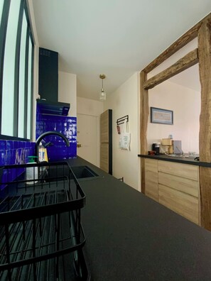 Kühlschrank, Mikrowelle, Ofen, Geschirrspüler