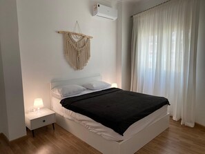 3 chambres, fer et planche à repasser, Wi-Fi, draps fournis