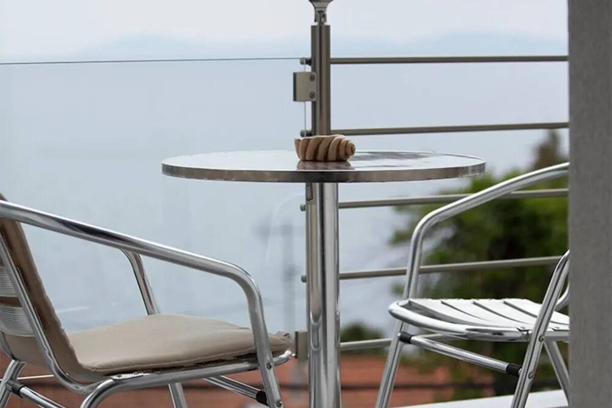 Iron/ironing board, free WiFi