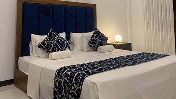 Desk, laptop workspace, free WiFi