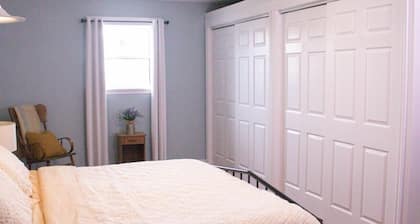 Charming apartment with WiFi in Charlottetown
