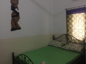 1 bedroom, iron/ironing board, WiFi, bed sheets - Cozy apartment in Adabraka with AC, WiFi (Adabraka)