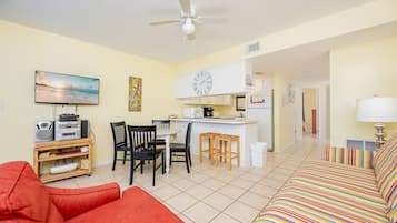 Condo, 1 Bedroom | Living area