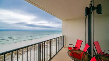 Condo, 1 Bedroom | Outdoor dining