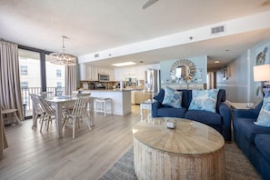 Condo, 3 Bedrooms | Living area