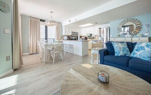 Condo, 3 Bedrooms | Living area