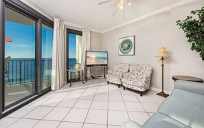 Condo, 3 Bedrooms | Living area