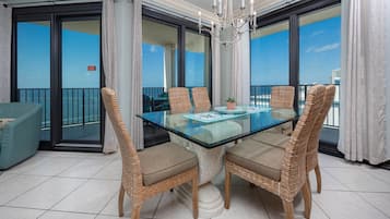 Condo, 3 Bedrooms | Dining