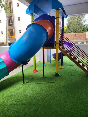 Außen-Kinderspielplatz