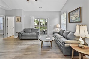 Townhome, 3 Bedrooms | Living area